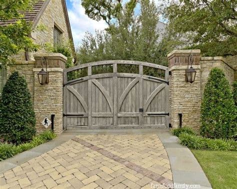 Simple Cheap Driveway Gate Ideas And Designs For A Sleek And