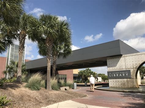 Giant Walmart Gets Turned Into a Library — and People Love It: A Trip Through Texas' Surreal ...