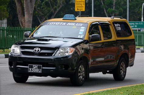 Yellow Top Taxis Toyota Hilux Taxi Nighteye Flickr