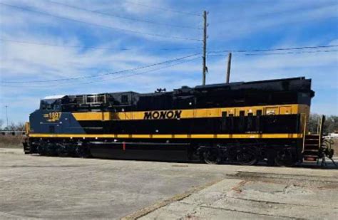 Monon heritage locomotive emerges from CSX paint shop - Trains