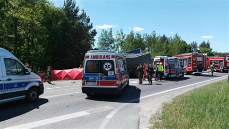 Wypadek Z Udzia Em Wojskowej Ci Ar Wki Dwie Osoby Nie Yj Wmeritum Pl