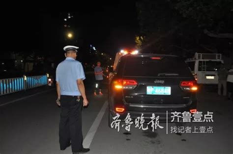 聊城：酒驾被查男子弃车逃跑，把车留在路中间 李某