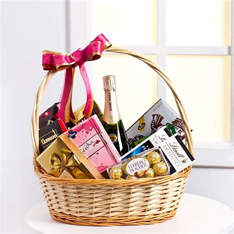 Things to Know Before Choosing Corporate Gift Hampers - Magazines Weekly - Easy way to stay updated