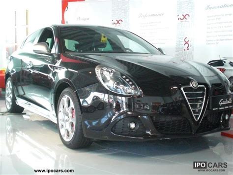 2012 Alfa Romeo Giulietta QV - Car Photo and Specs