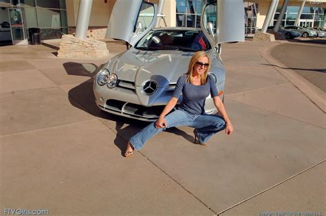 Pictures Of Kaitlyn Exposing Her Fun Parts Outside Porn Pictures XXX