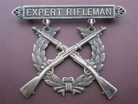 Wwii Usmc Expert Rifleman Badge 1930 S Pinterest Usmc Wwii And Badges