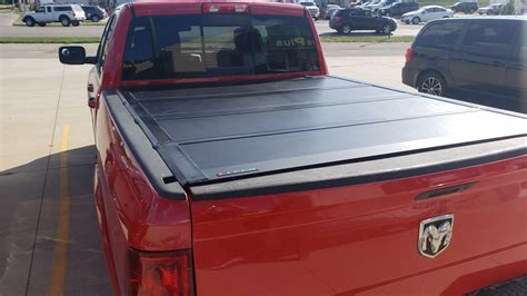 Leer Hf M Hard Quad Fold Tonneau Cover