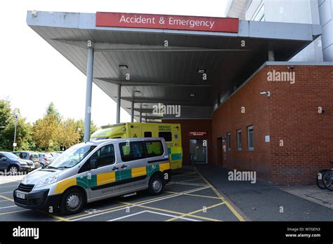 The County Hospital Hereford Ambulances Outside The Accident