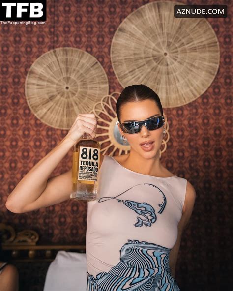 Kendall Jenner Sexy Poses Braless Showing Off Her Nude Tits At TAO