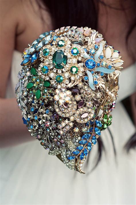 18 Incredible Bridal Brooch Bouquets Weddingsonline