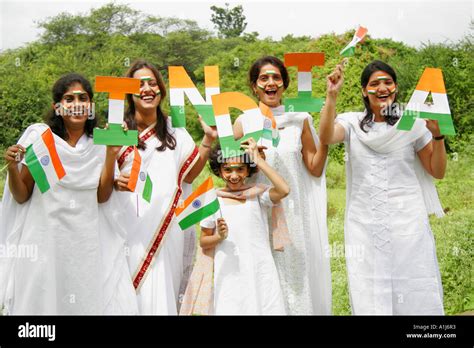 Easy Tips To Dress Up In Tri Color On 69th Independence Day Dress Up