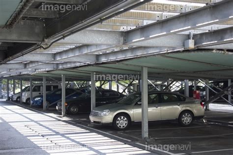 【自動車の平面自走式駐車場】の画像素材 40832869 写真素材ならイメージナビ