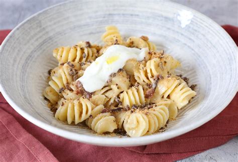 fusilloni  crema  burrata  aringa affumicata