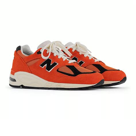 NEW BALANCE 990 V2 MADE IN USA