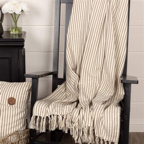 My Favorite Farmhouse Throw Blankets - Wilson Homestead