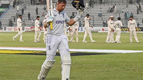 Record Breaking Root Helps England Dominate Pakistan In First Test