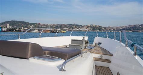 Private Luxusyacht Kreuzfahrt Mit Tourguide Auf Dem Bosporus Getyourguide