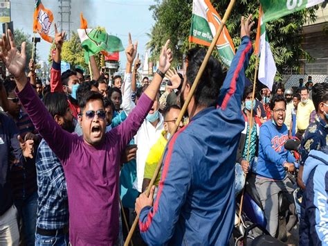 Clash Between Tmc And Bjp Supporters Many People Including Policeman