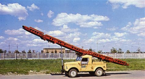 Как и его предшественник АТ-2 , автотранспортер АТ-4 выпускался на базе ...