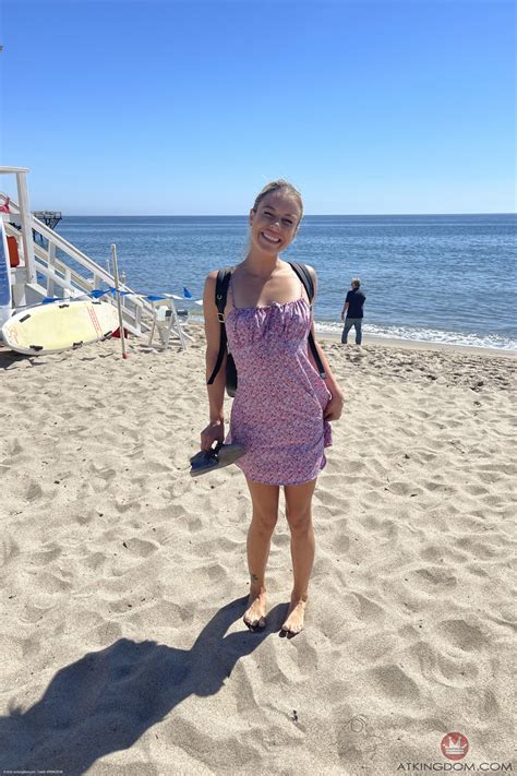 Cute Babe Summer Vixen Shows Her Tasty Love Holes And Spreads Them On A Bed CoedCherry