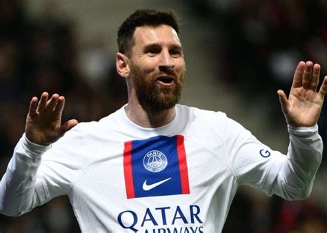 Coming For Th Fans Hail Lionel Messi As He Becomes The Most