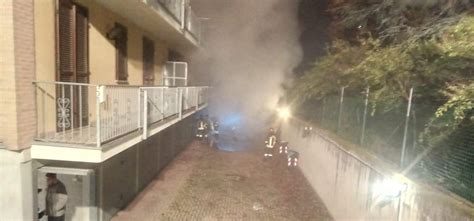 Incendio Nei Garage Paura Nella Notte A Carmagnola La Stampa