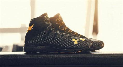 Under Armour - cпортивная одежда, история, фото, видео | Фирма Андер ...