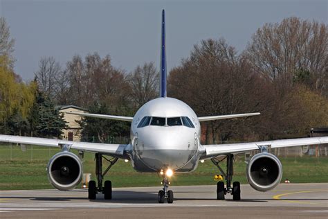 D Aipm Lufthansa Airbus A Flickr