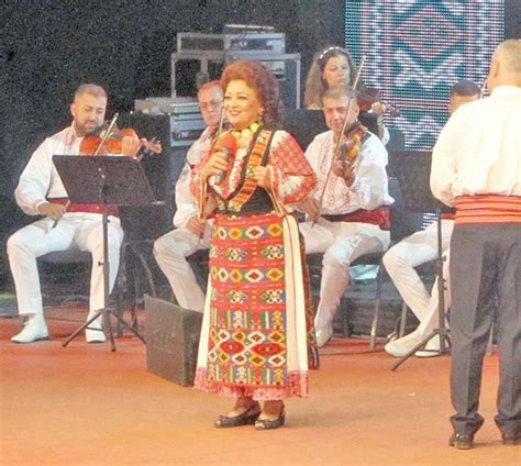 Asa Arata Maria Ciobanu In Afara Scenei La Concert Este O Ciocarlie