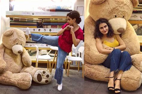 Watch Video Dangal Girls Fatima Sana Shaikh And Sanya Malhotra Tap