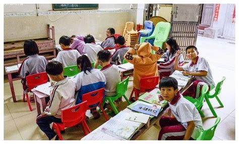 寄宿在海南城中村的农村孩子，从小就离开父母，在外独立求学