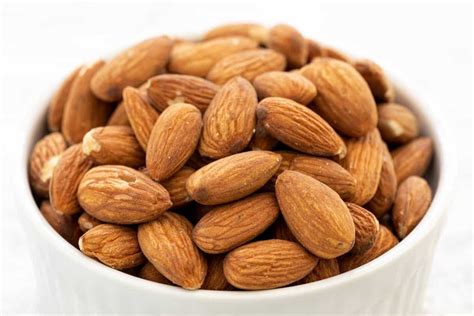 Organic Almonds Nut At Rs Kg Almond Nuts In Nagpur Id