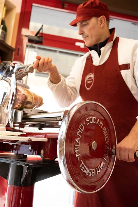 Antica Salumeria E Macelleria Notari Chi Siamo