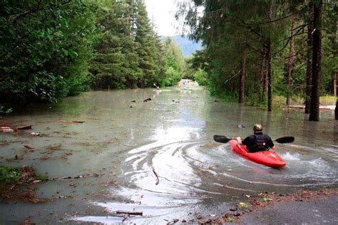 El Impresionante Derrumbe De Una Casa En Alaska Por El Deshielo De Un