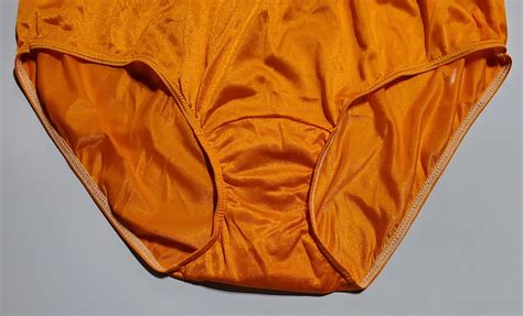 VTG Style Shadowline Bikini Panty Shiny Nylon 6 M ORA Gem