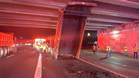 Dump Truck Hits I 95 Overpass In Daytona Beach Lanes Stay Open