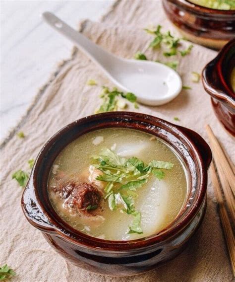 15 Nourishing Chinese Soup Recipes - The Woks of Life | Chinese soup ...