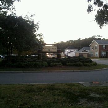 Navy Lodge - 29 Photos & 12 Reviews - Hotels - 1125 Gator Blvd ...