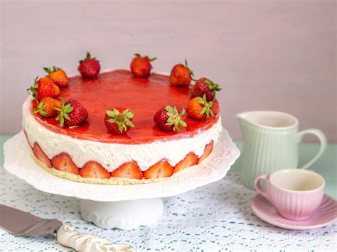 Käse Sahne Kuchen Mit Erdbeeren Leichte Erdbeer Joghurttorte Mit