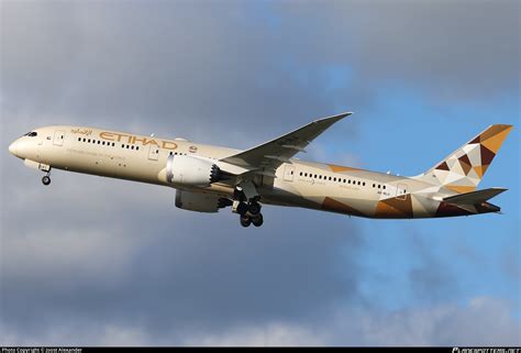 A Blu Etihad Airways Boeing Dreamliner Photo By Joost Alexander