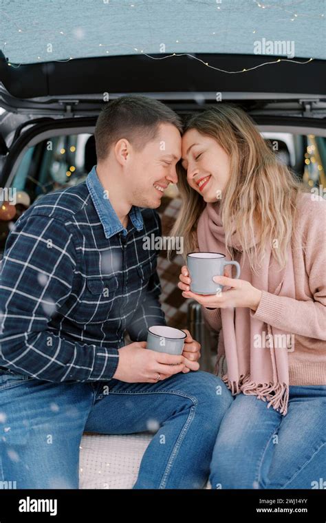 Man And Woman Foreheads Touching Hi Res Stock Photography And Images