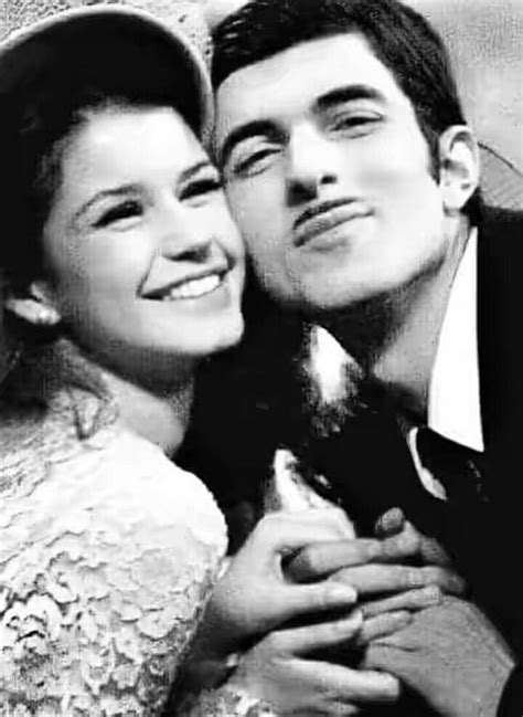 Beren Saat Y Engin Akyürek Concursoestrellas De Turquía2004 Kosem Sultan Engin Akyürek