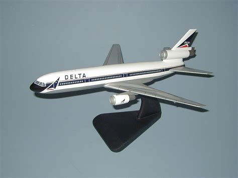 DC-10 / Delta Airlines Airplane Model – MAM - Scalecraft