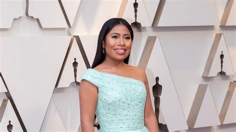 La historia detrás del vestido de Yalitza Aparicio en los Oscar Vogue