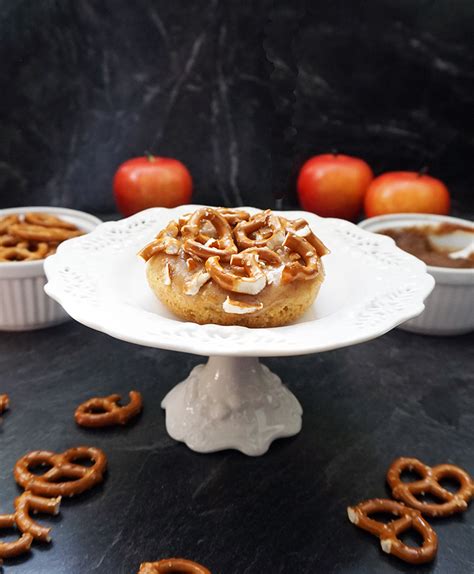 Salted caramel apple cider donuts | Bijoux & Bits