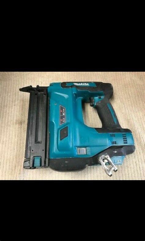 Makita Xnb01z 18v Lxt Lithium Ion Cordless 2 Brad Nailer For Sale In Kent Wa Offerup