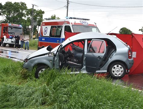 Tragiczny Wypadek K Malborka W D Binie Zderzy Y Si Trzy Samochody