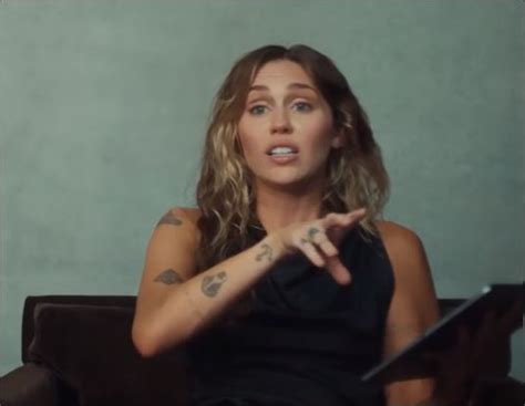 Miley Cyrus revela el momento en que decidió ponerle fin a su matrimonio