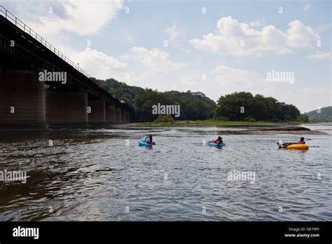 Tubing On The Potomac River Harpers Ferry West Virginia Usa Stock