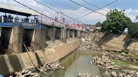 Kembali Berkurang Debit Air Sungai Ciliwung Di Bendung Katulampa